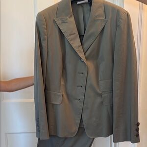 Akris Punto Women’s Tailored Suit in Olive